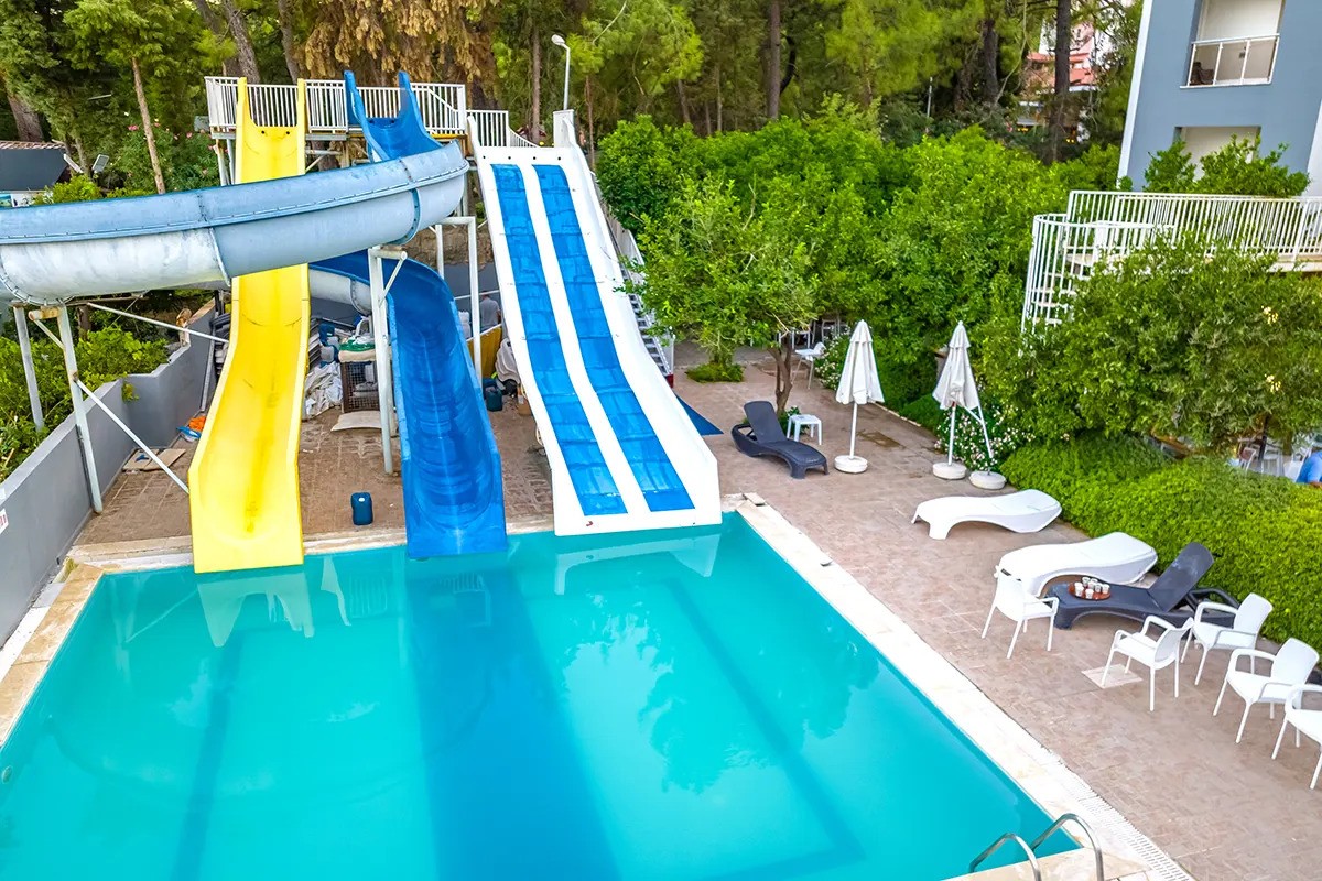 Caprice Beach Hotel 2