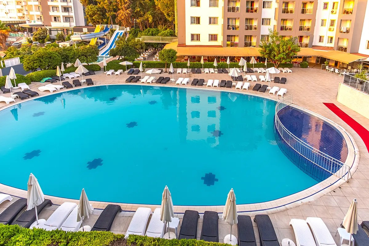 Caprice Beach Hotel 3