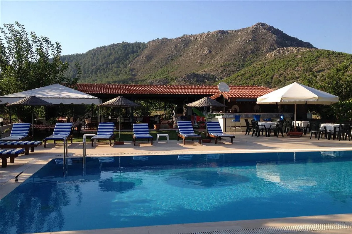 Erol Motel 4