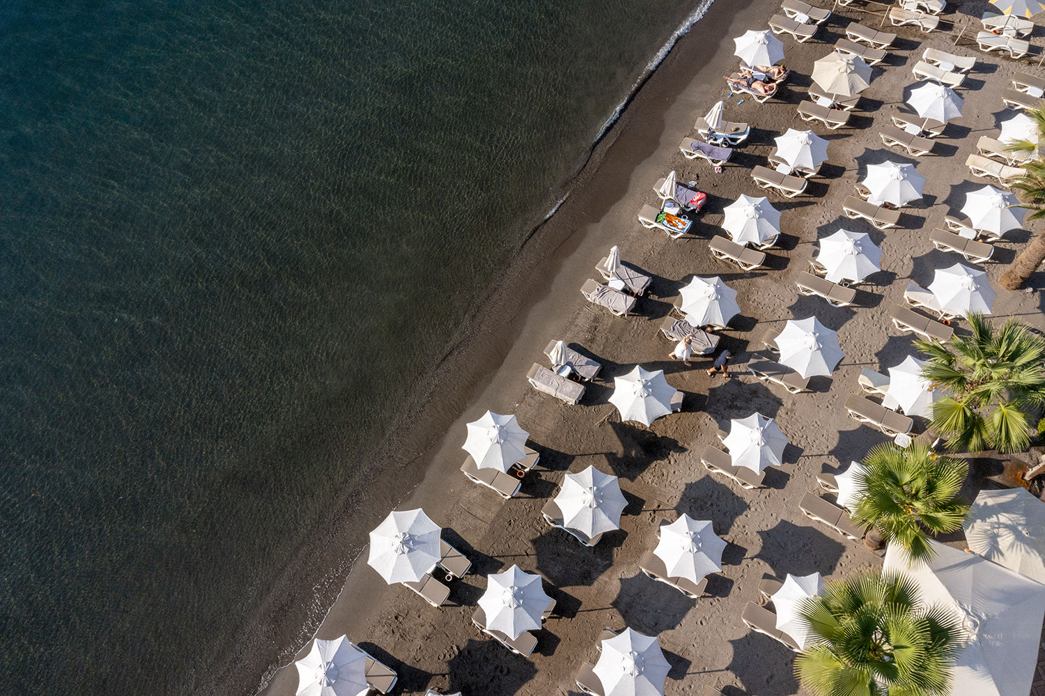 The Beachfront Hotel 2