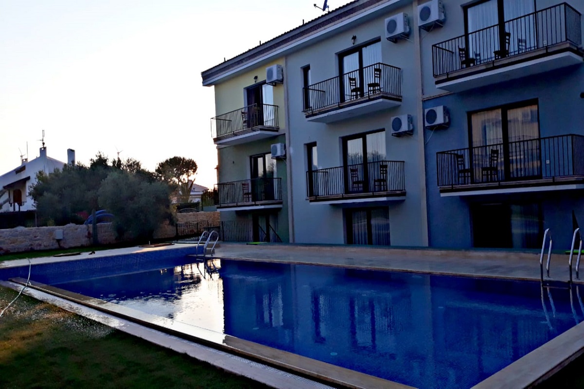 Karyada Hotel 1
