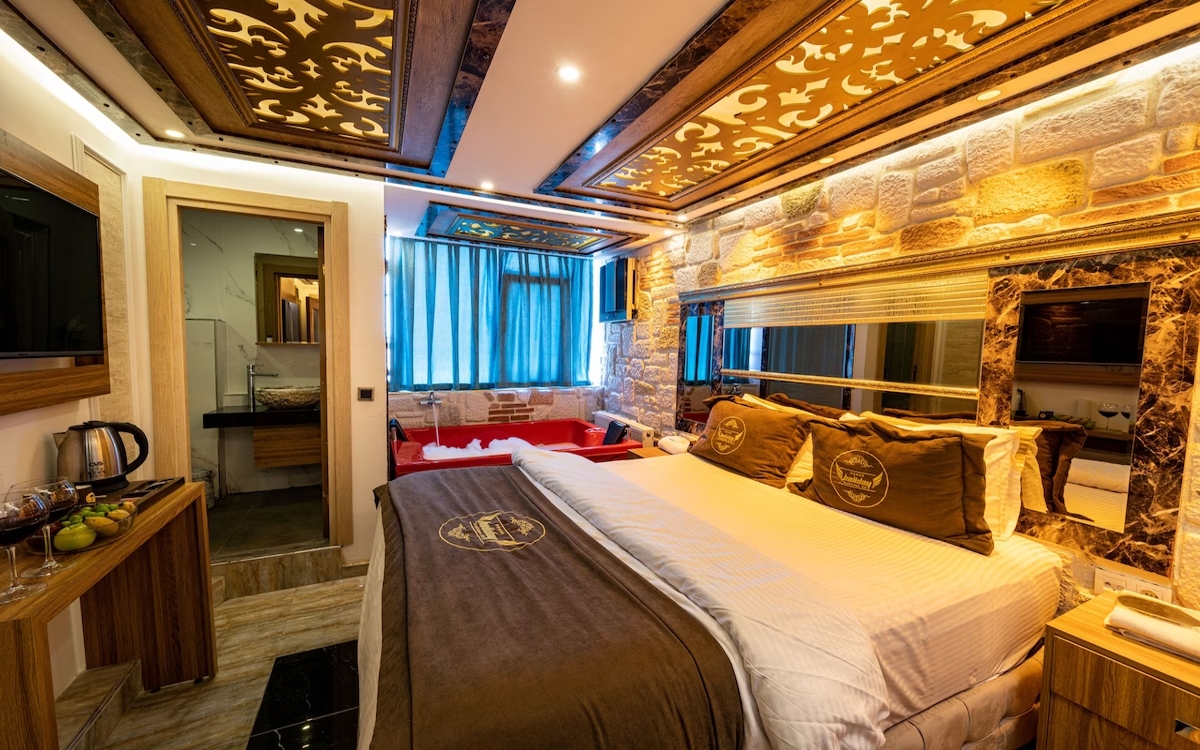 Holiday Business Suit Otel 4