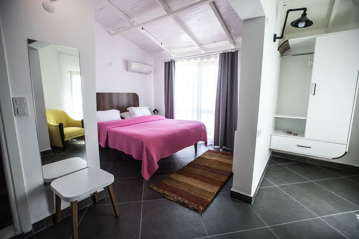 Maya Bistro Hotel Beach 3