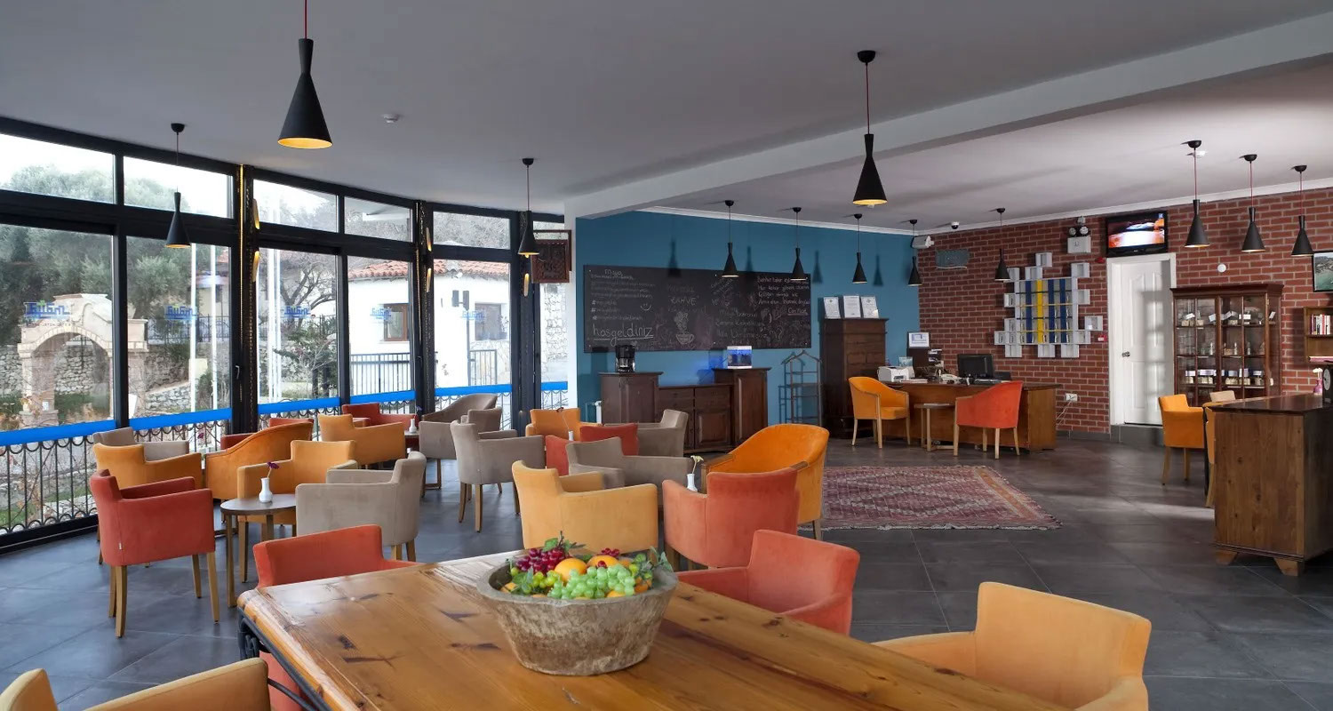 Maya Bistro Hotel Beach 4