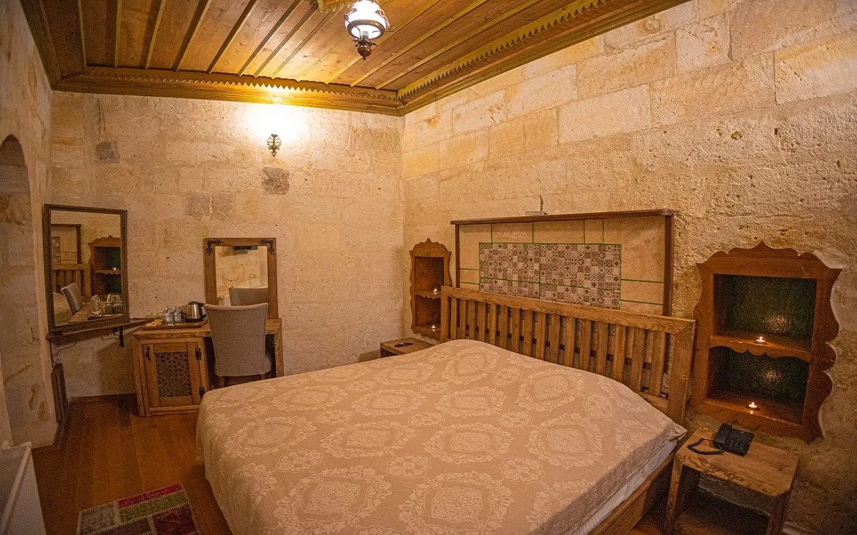 Pietra Cave Suites 3