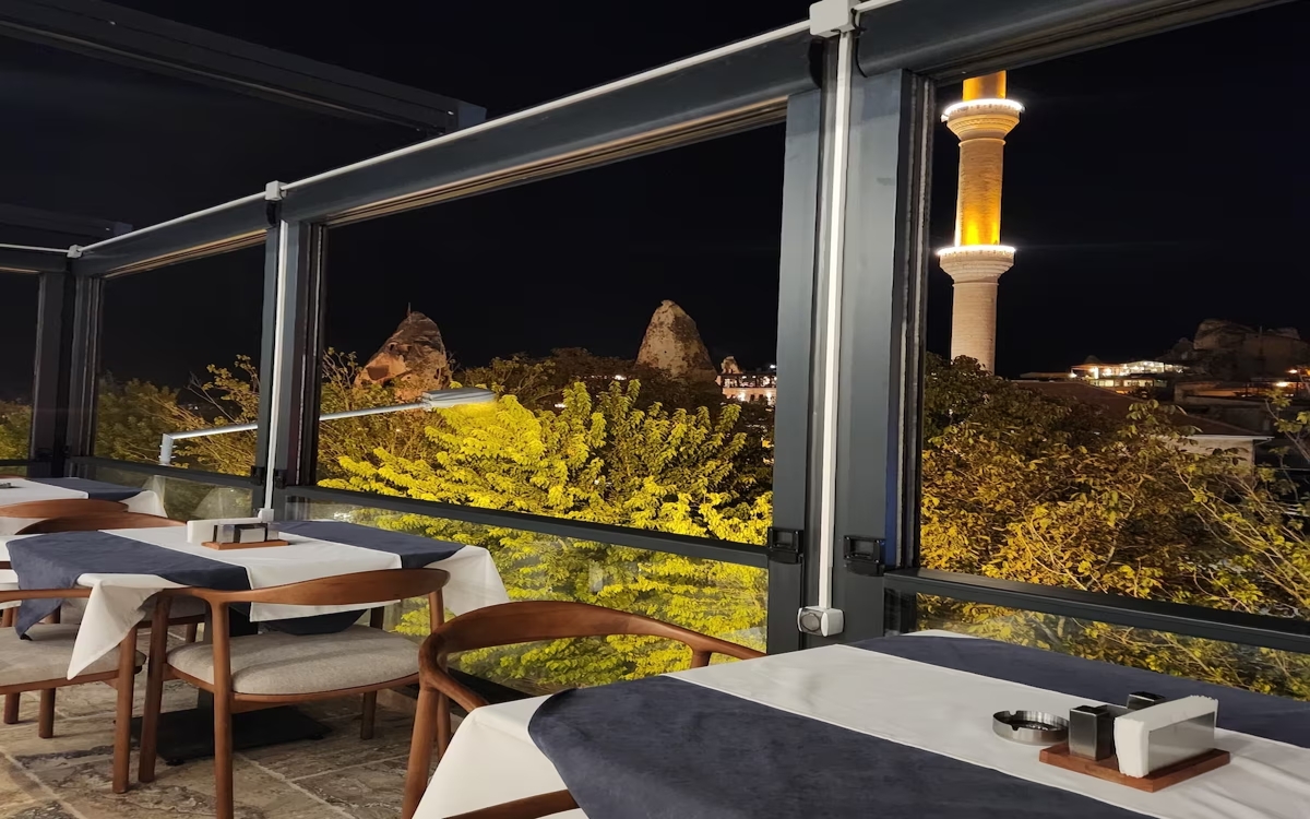 Noahs Ark Cave Hotel 1