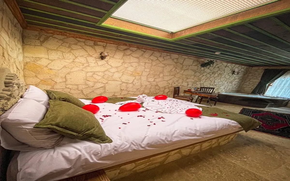 By Yüksel Cave House 3