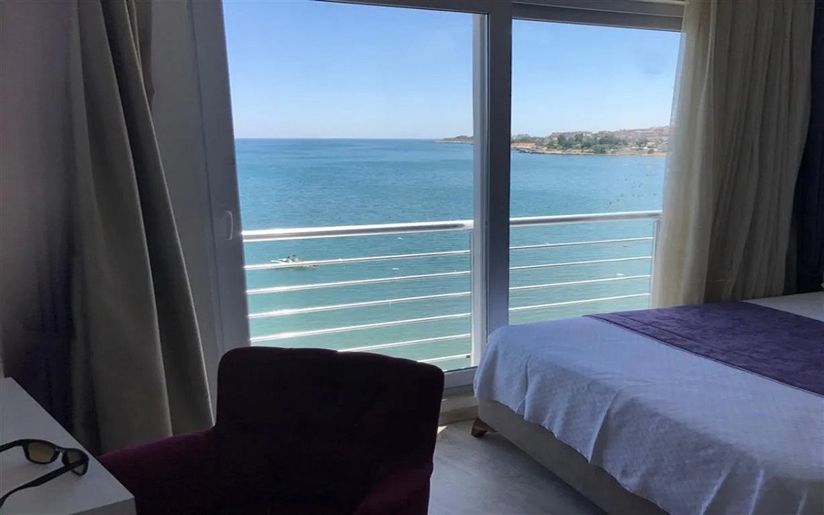 Roxo Beach Hotel
