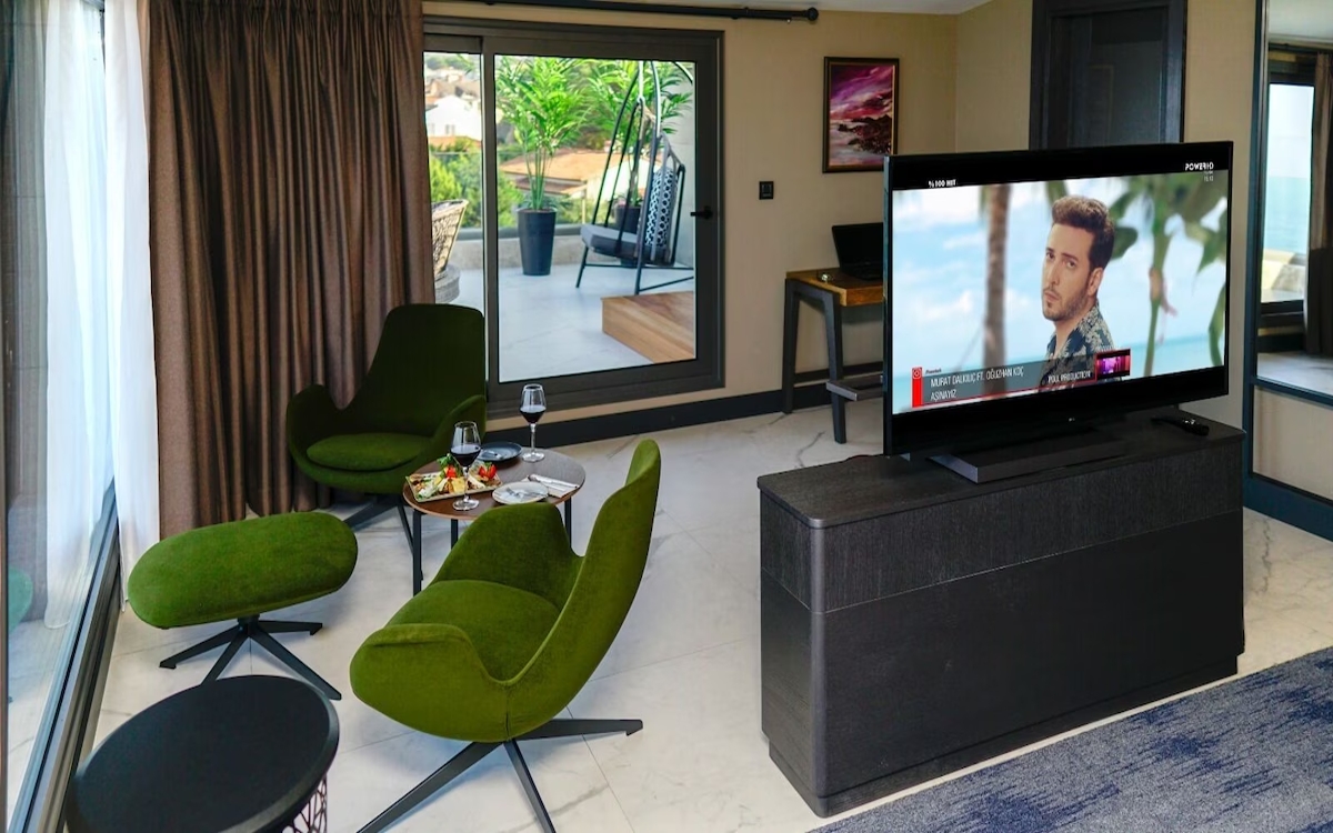 Rudis Deluxe Hotel 1