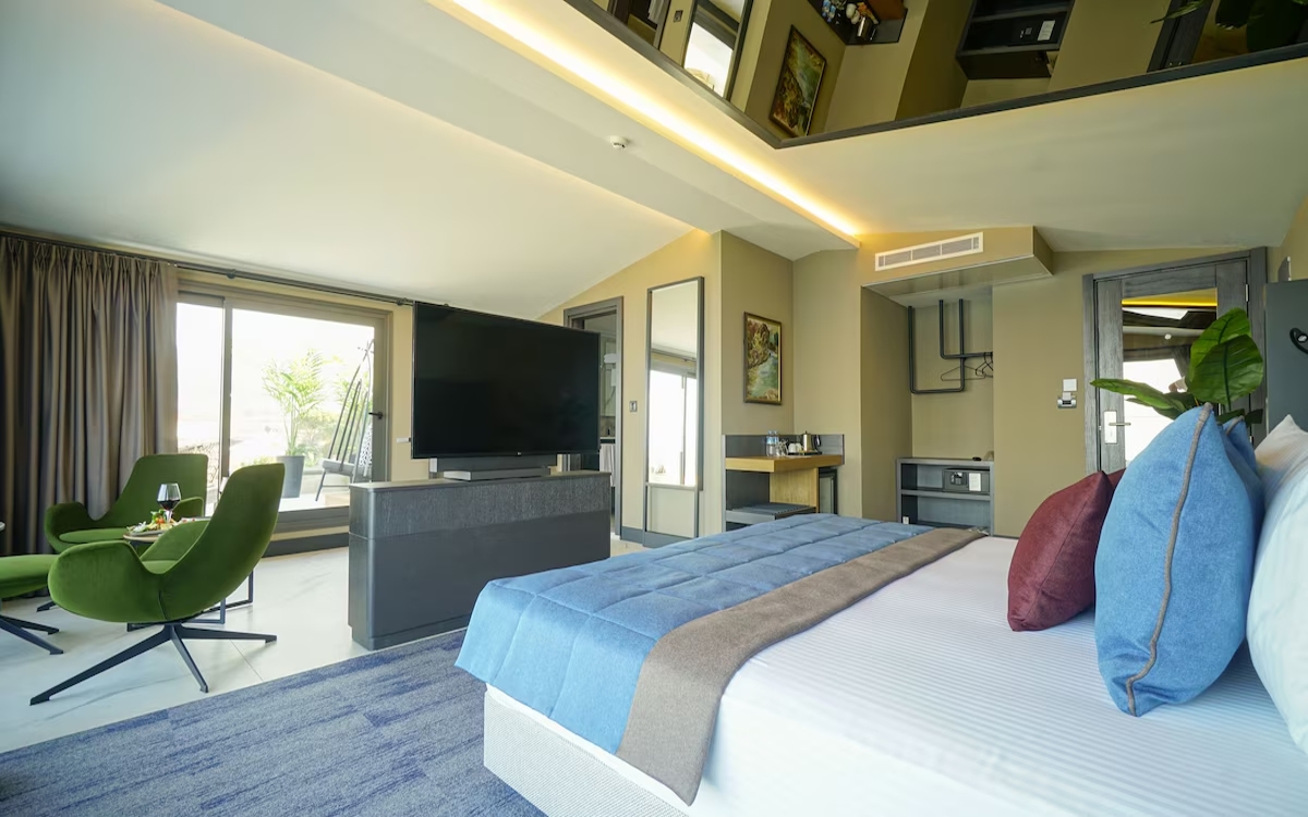 Rudis Deluxe Hotel 3