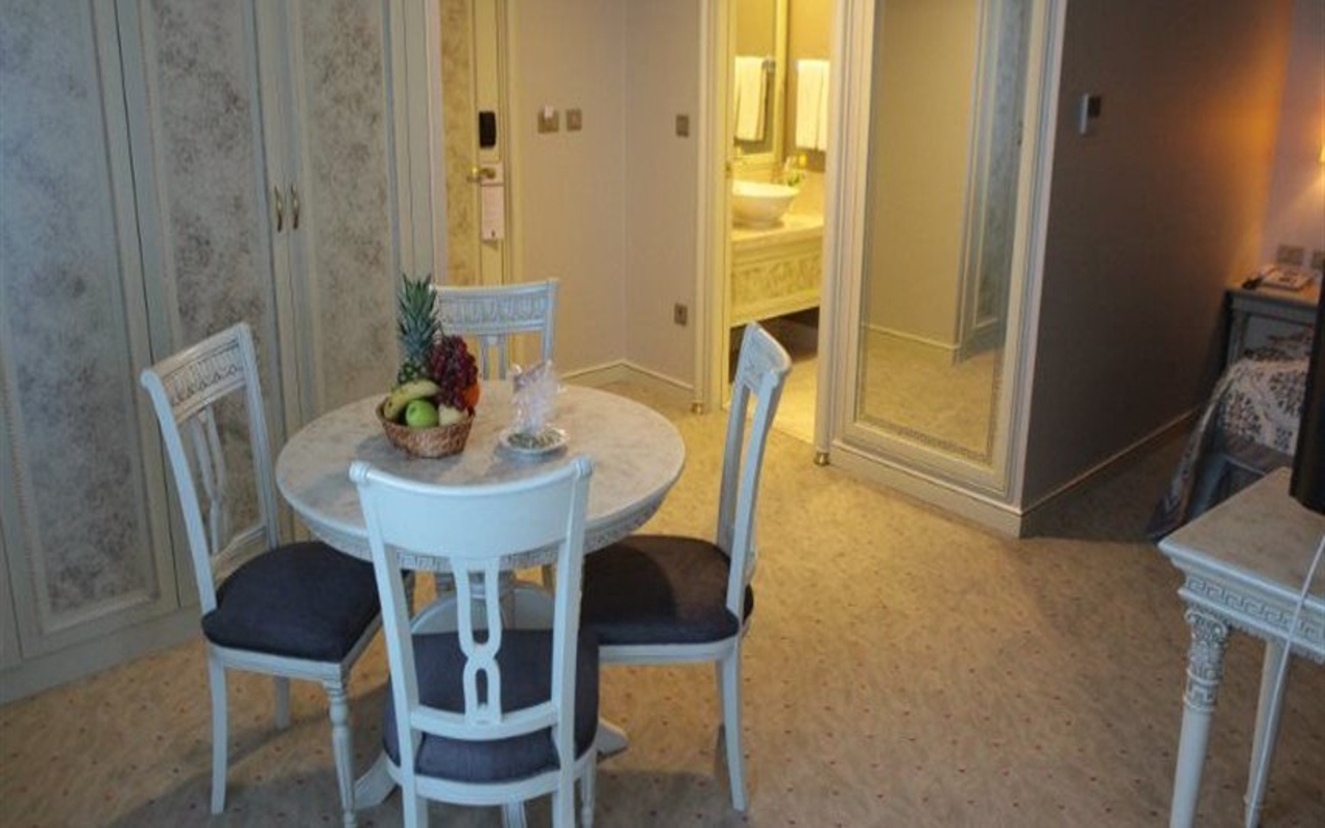 Demir Hotel 1