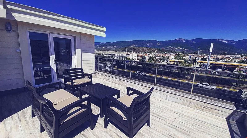 Lopera Deluxe Hotel 4