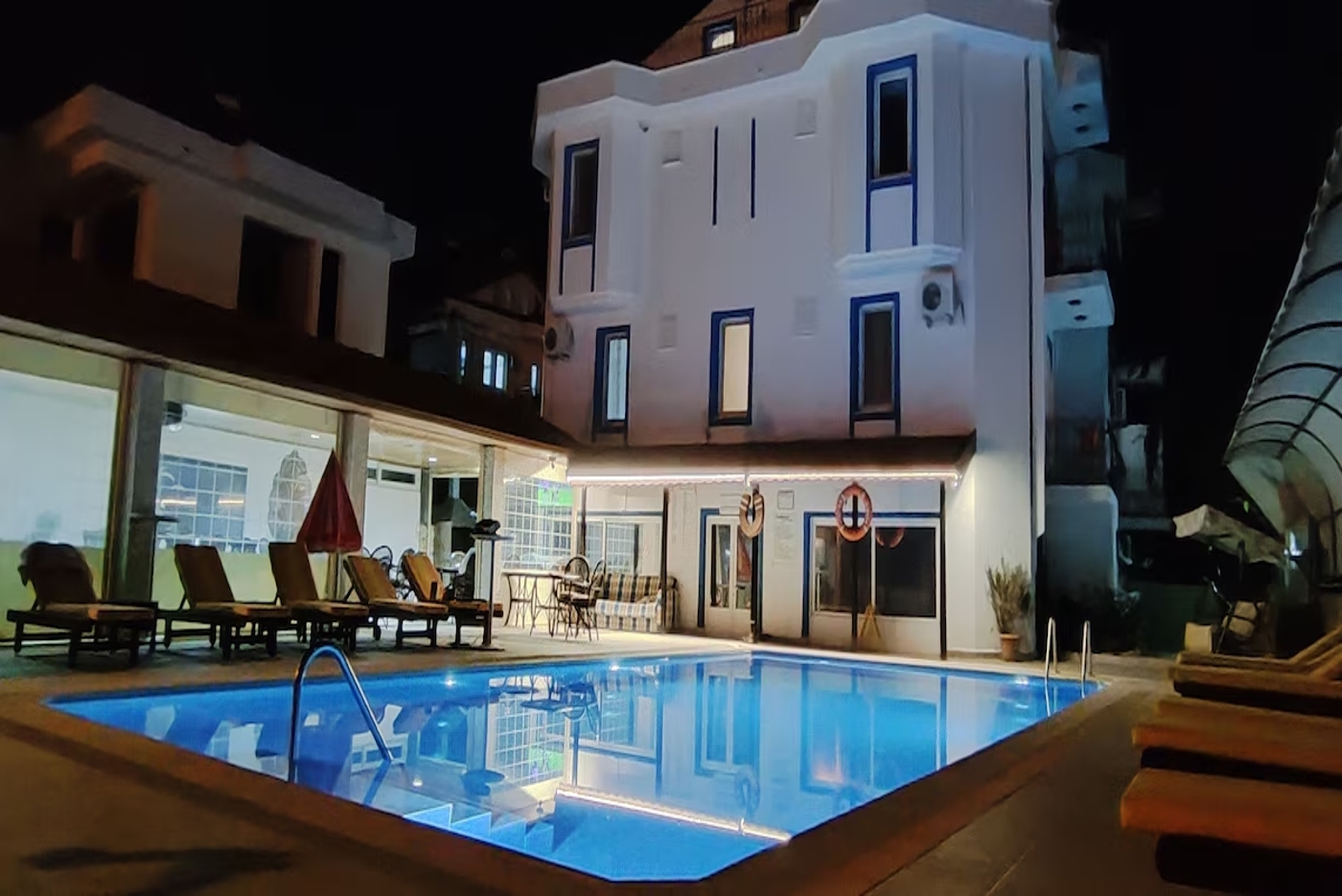 California Apart Hotel 2