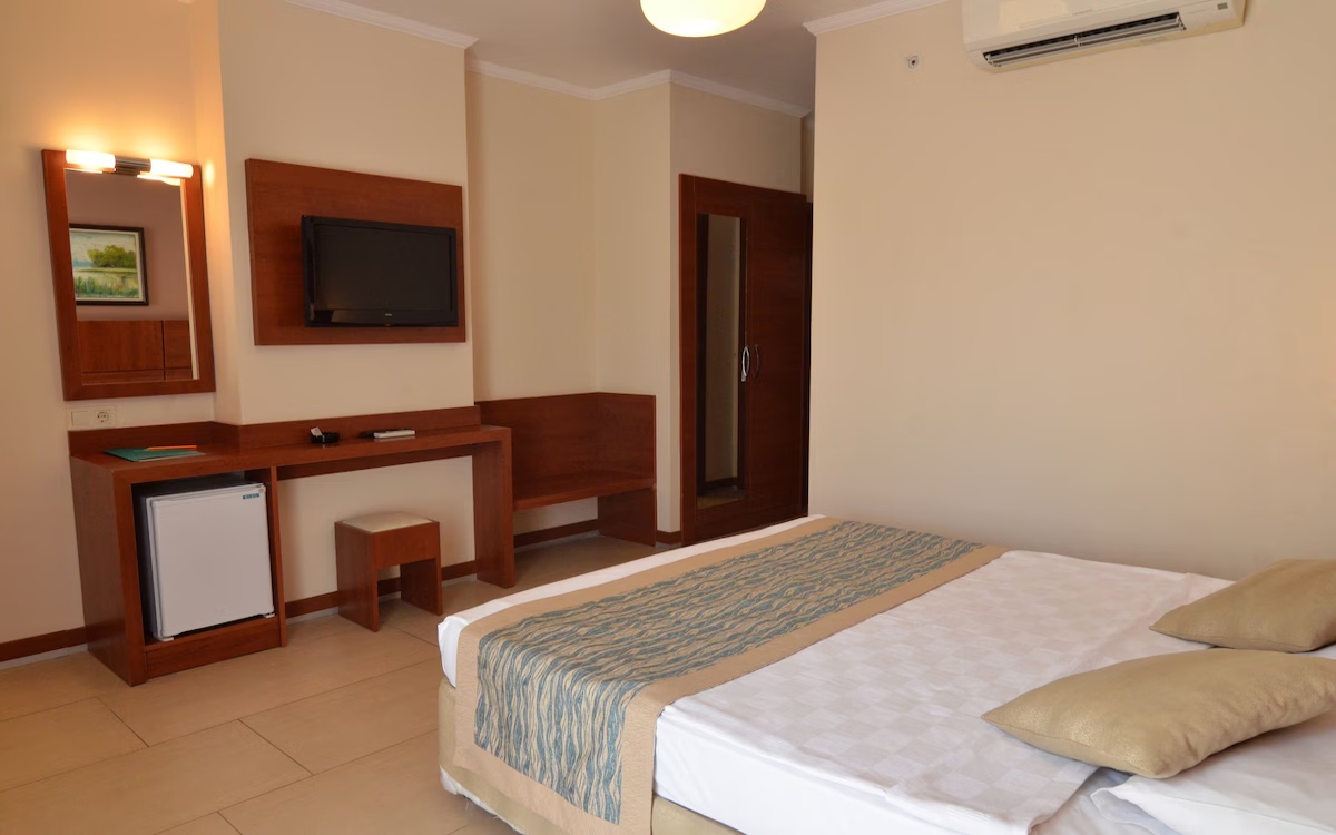 Artemis Princess Hotel 4