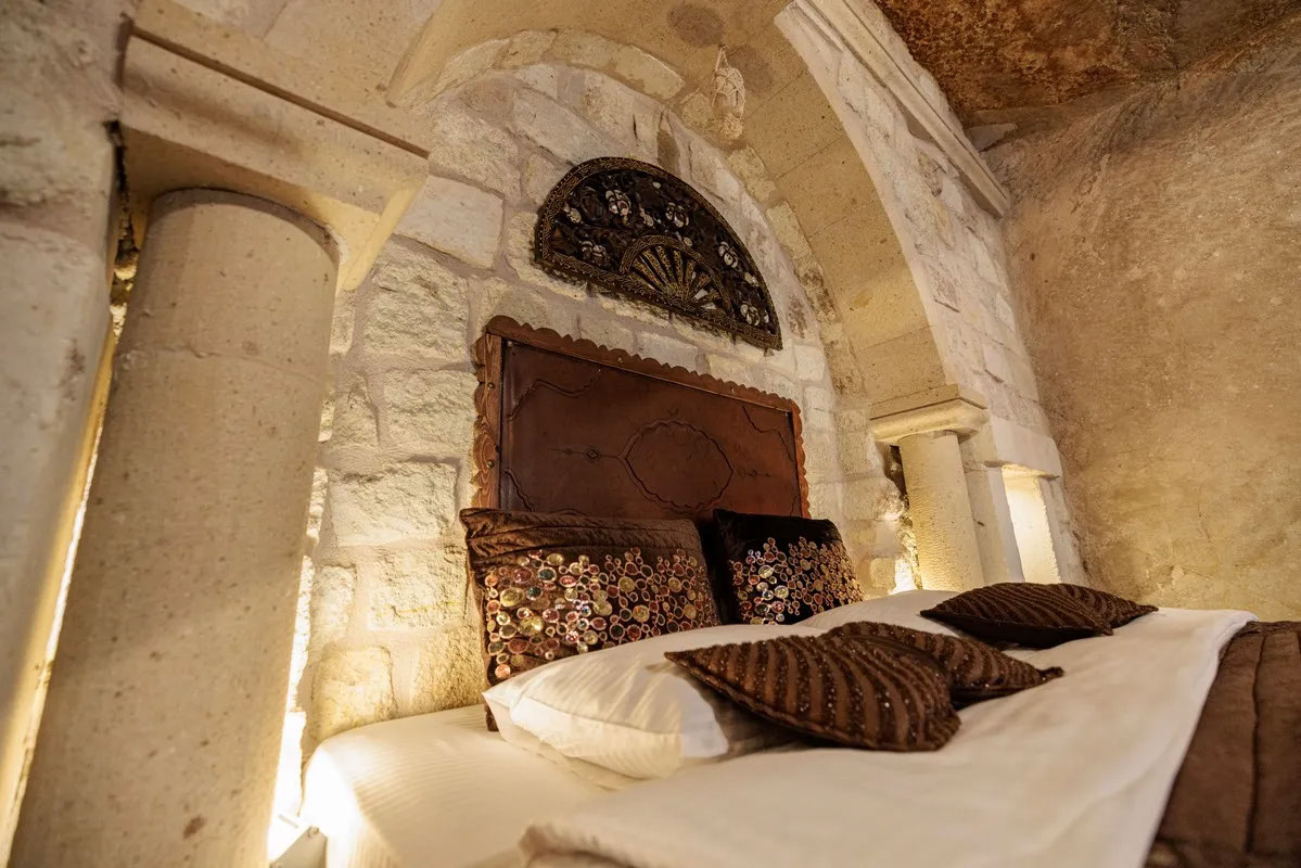 Shadow Cave House 2