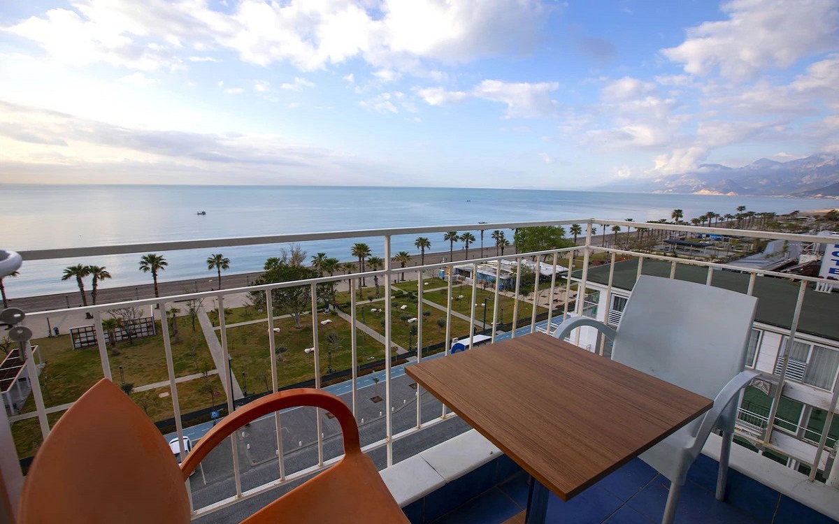 Kristal Beach Hotel 4