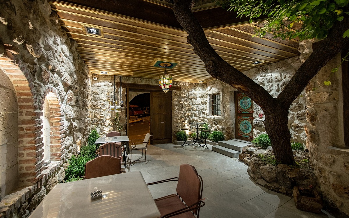 Foremanson Cave Hotel 3