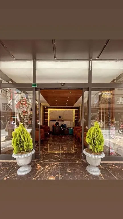 Rever Hotel 4