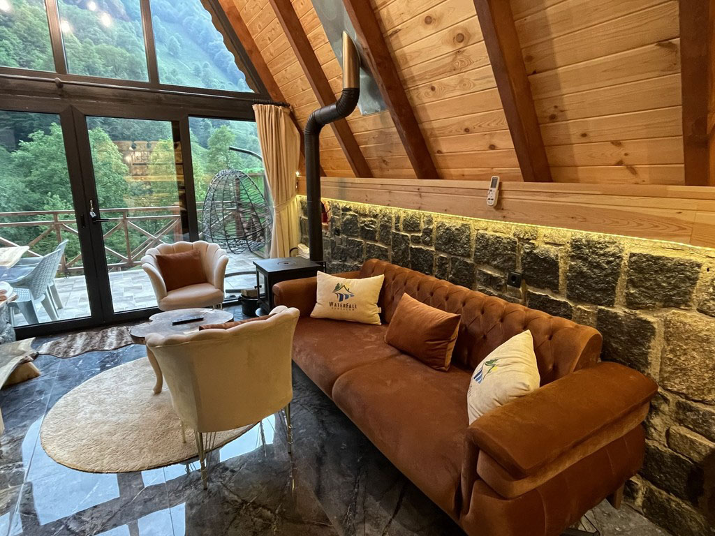 Waterfall Bungalow 4