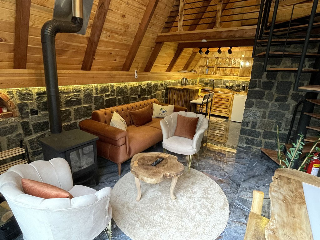 Waterfall Bungalow 4