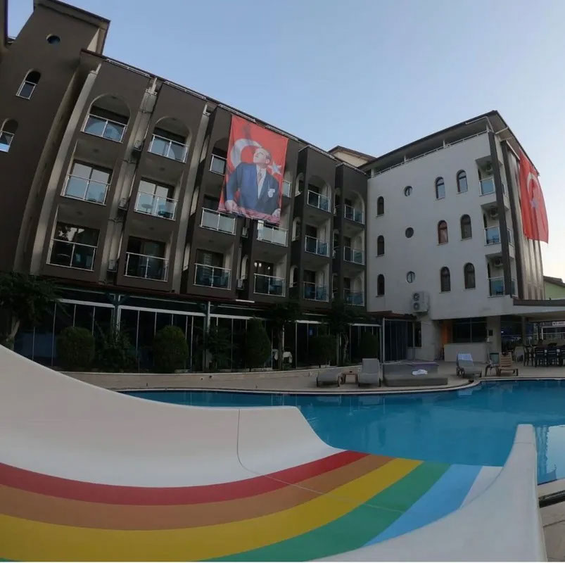 Astoria Life Hotel 2