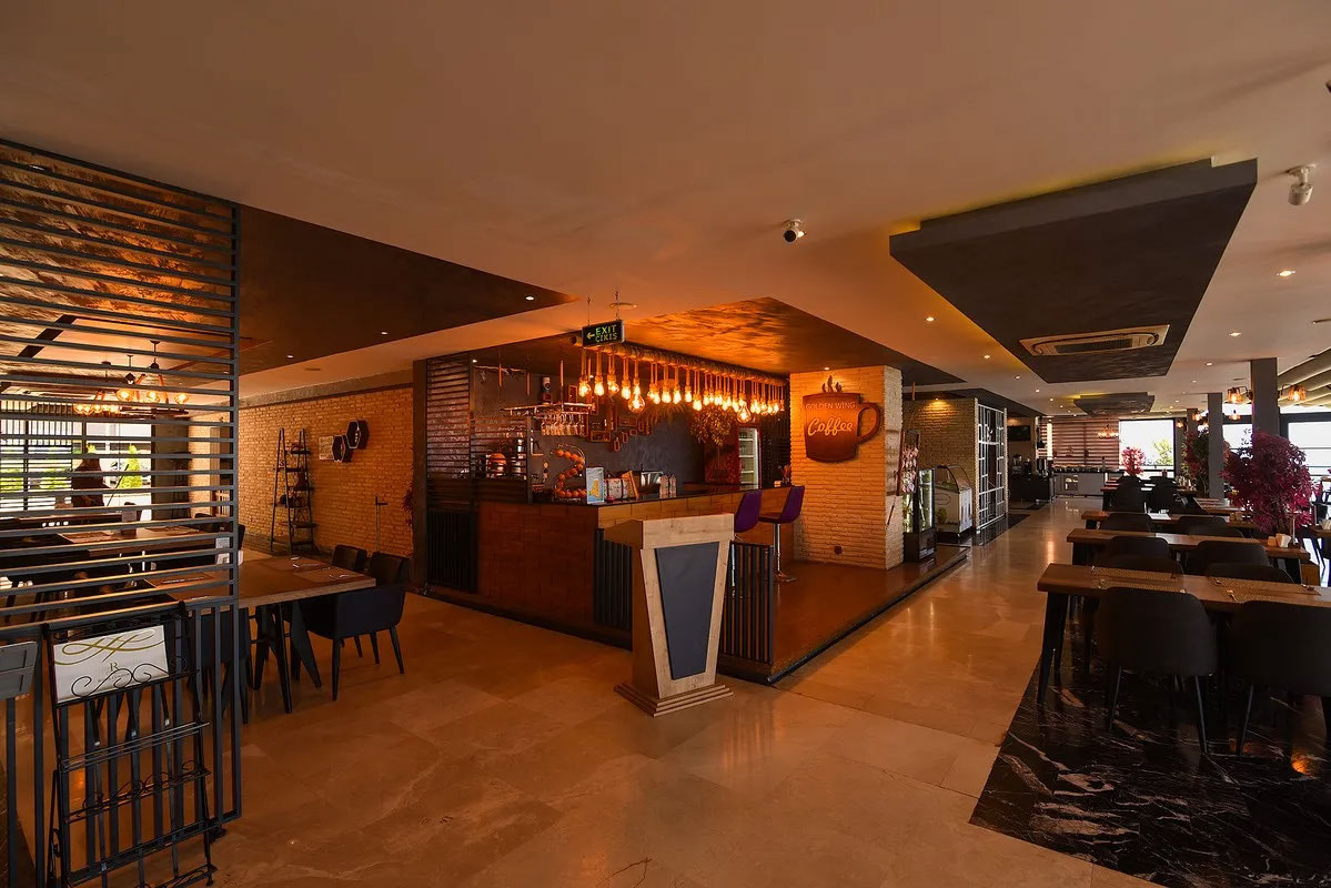 Royal Comfort Hotel 4