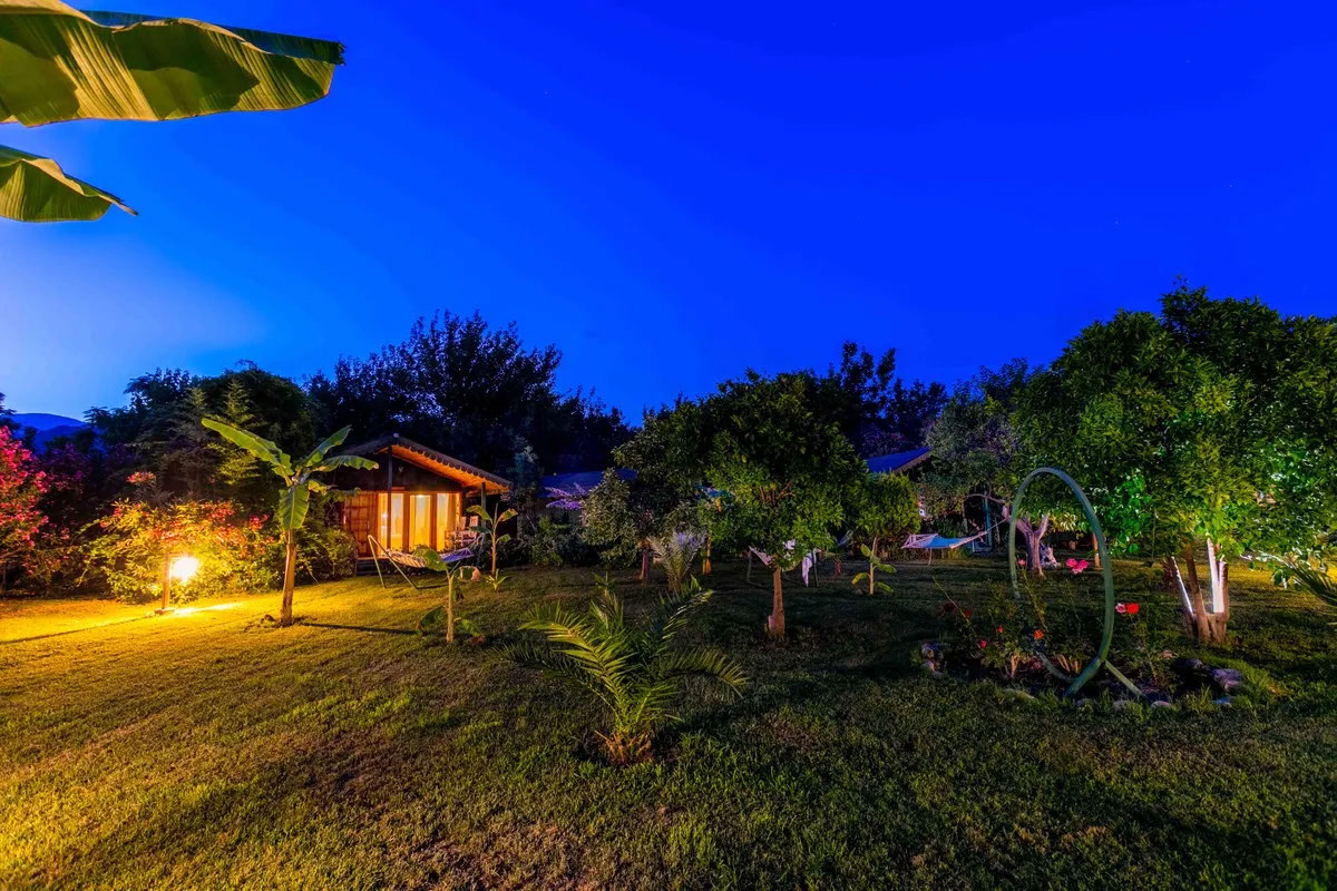 Etenna Beach Bungalows 4