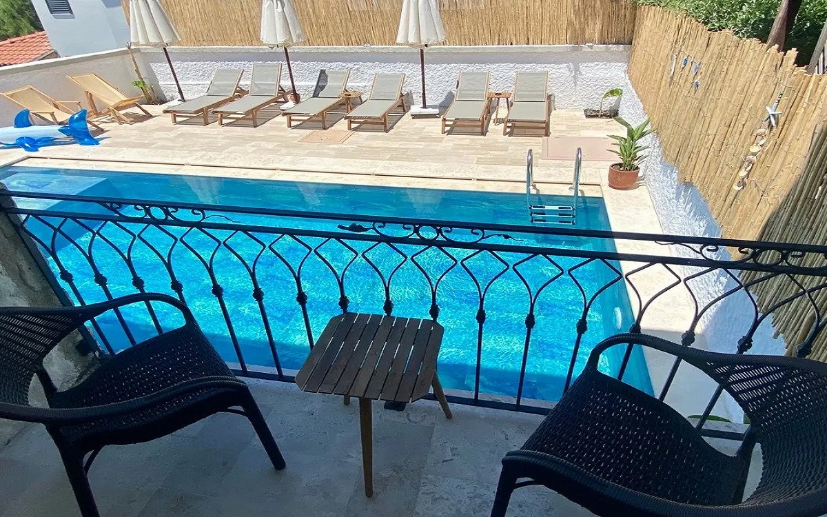 Serez Otel Alaçatı by La Mira 4