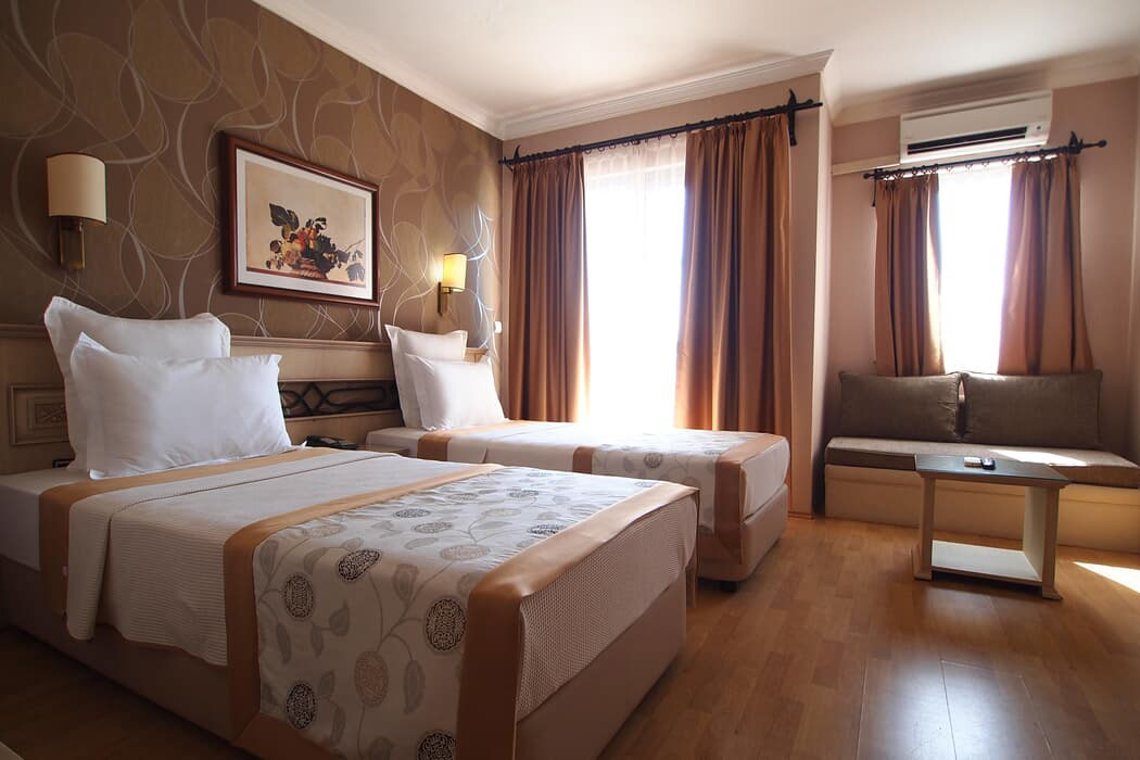 Romance Beach Hotel 4