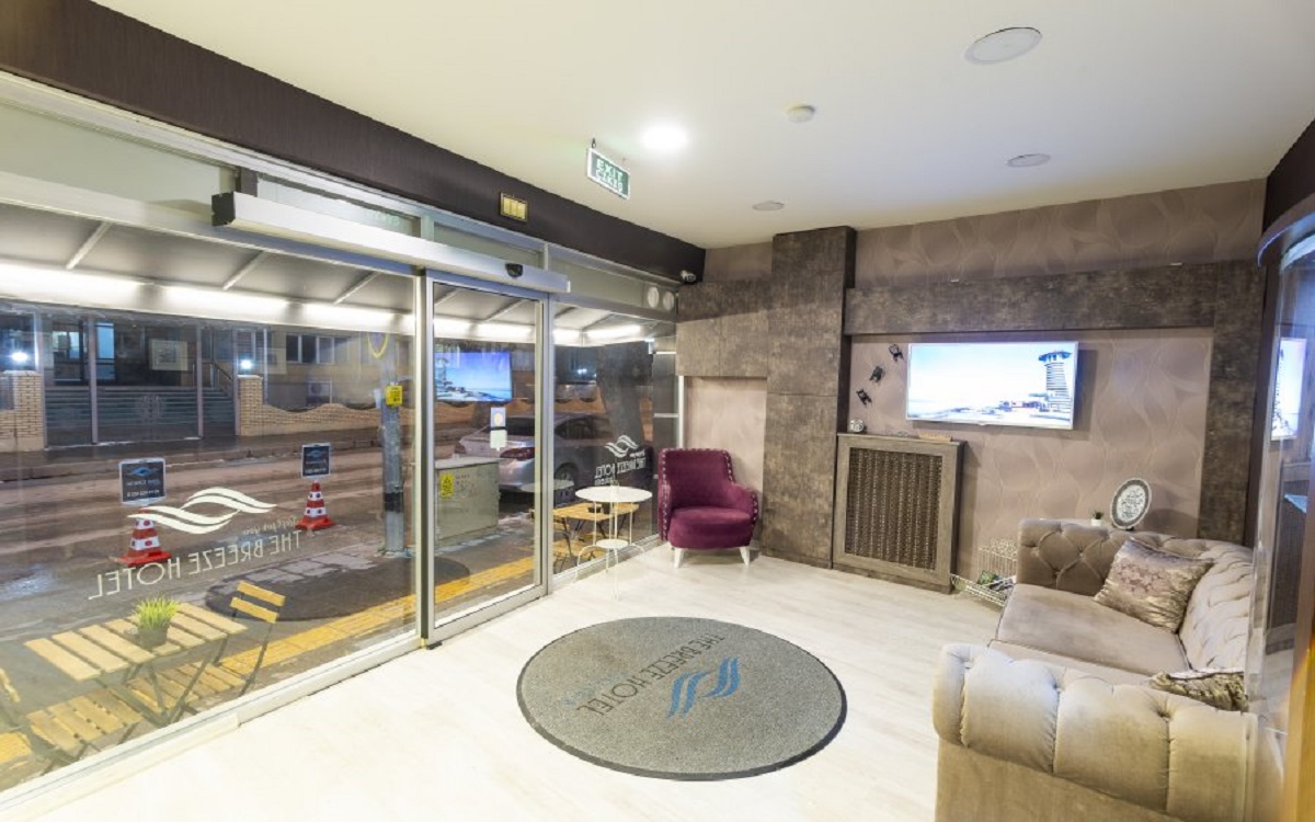 The Breeze Hotel 1