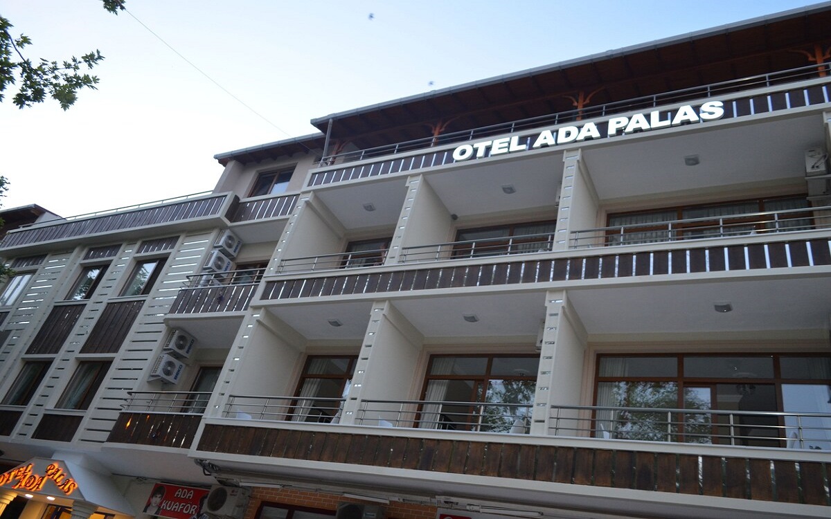 Ada Palas Otel 1