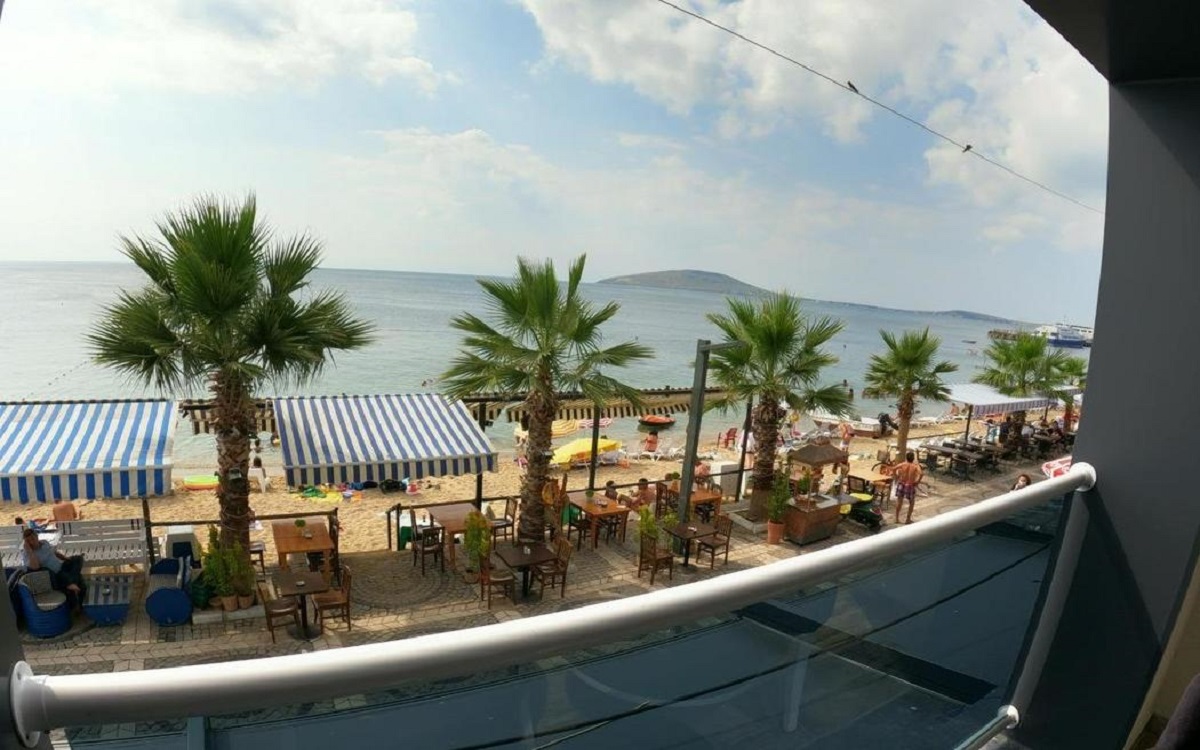Extravagant Hotel Avsa 1