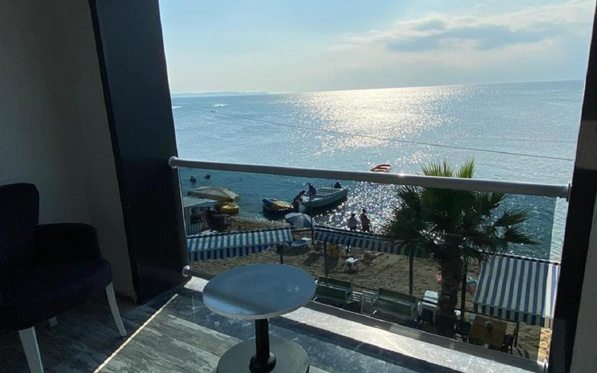 Extravagant Hotel Avsa 2