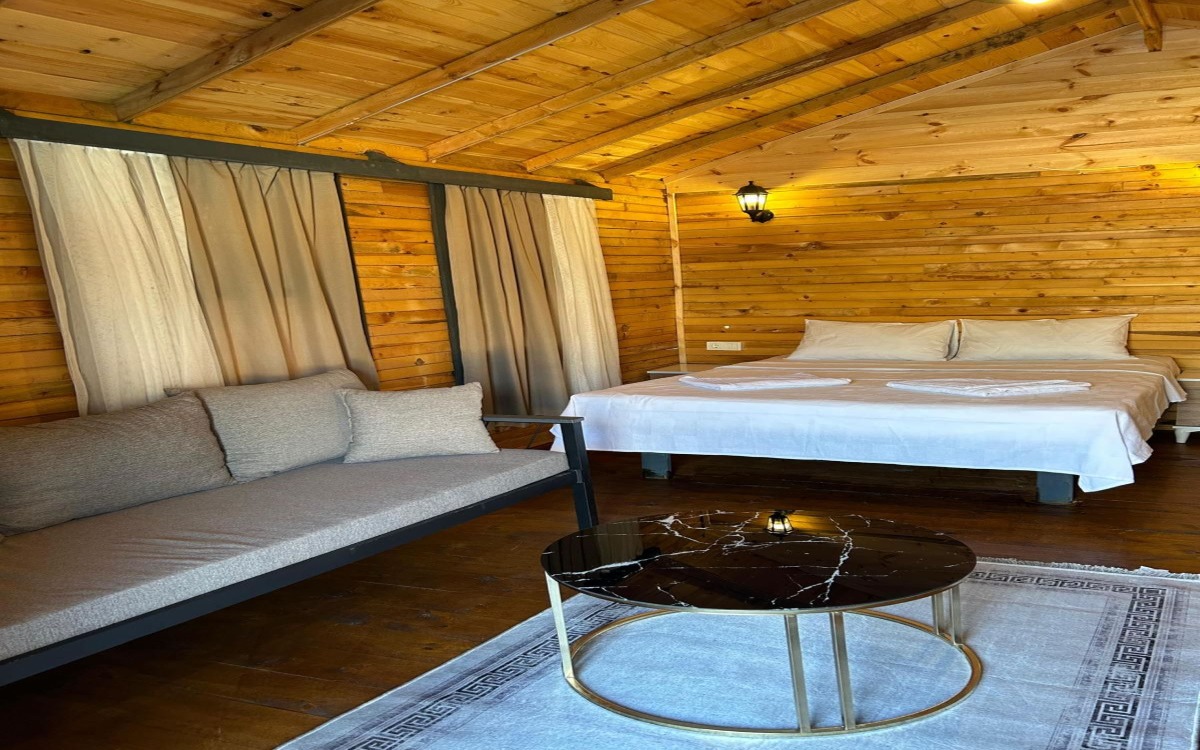 Pine Village Bungalows 3