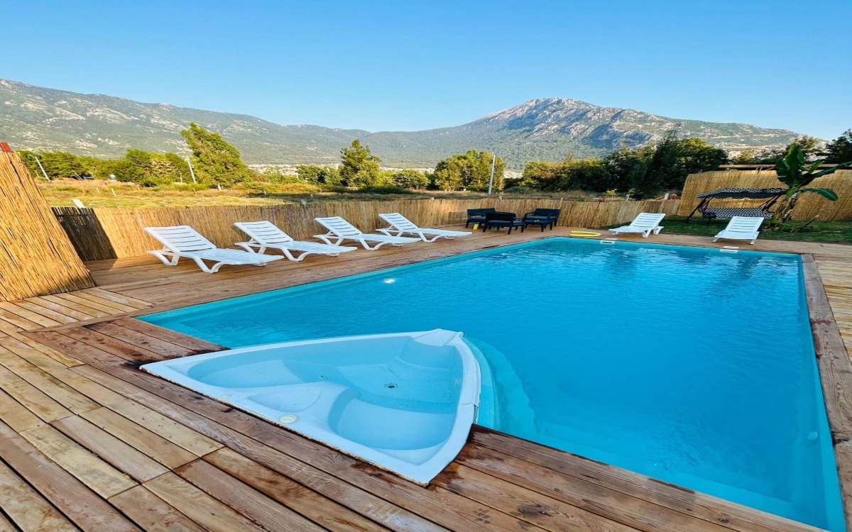 Pine Village Bungalows 4