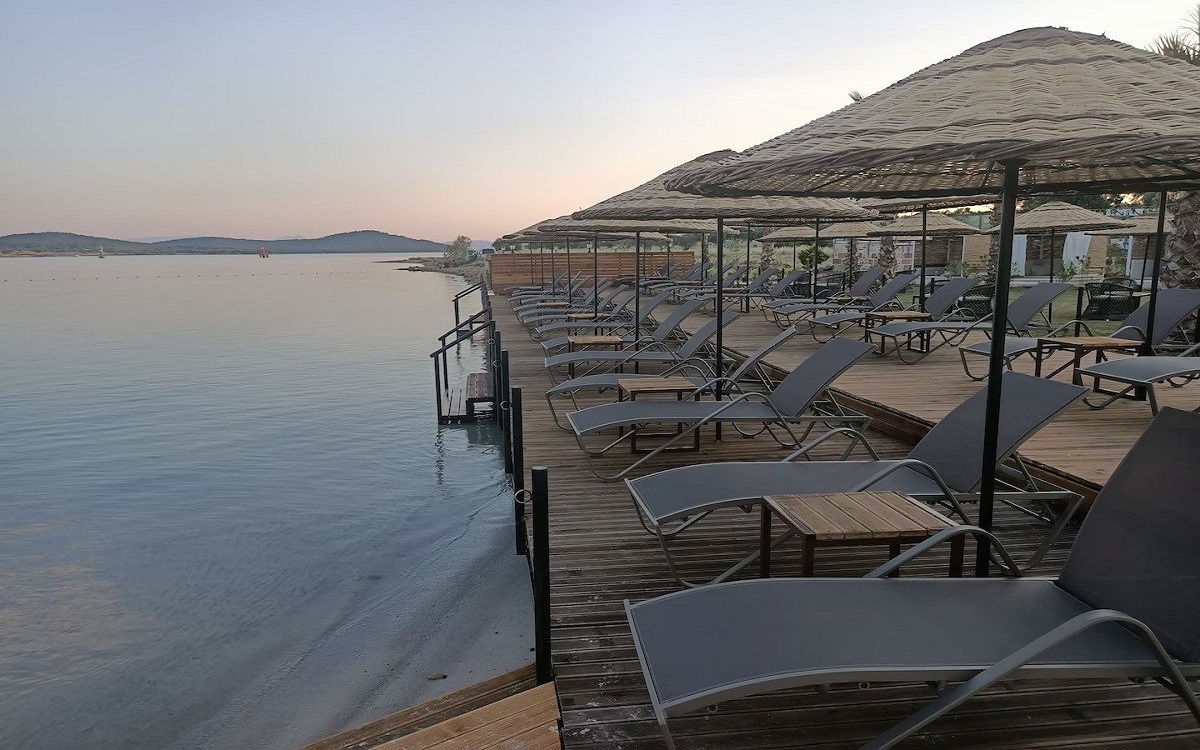Zoi Seaside 1