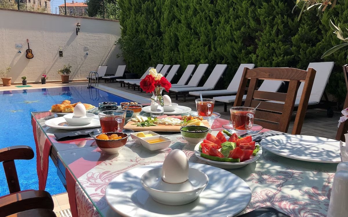 Cunda Giritlioglu Otel 2