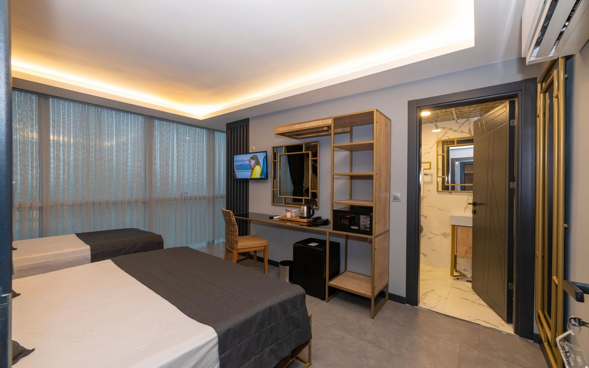 Fly And Stay Airport Hotel 3