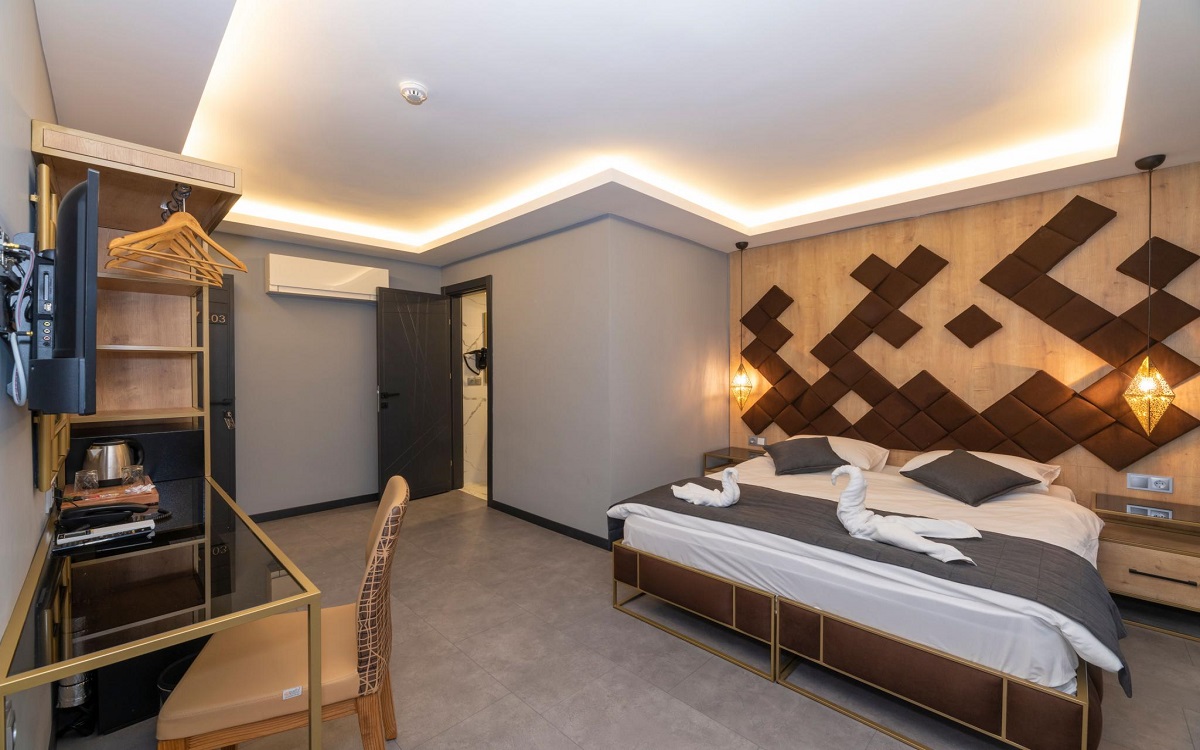 Fly And Stay Airport Hotel 4