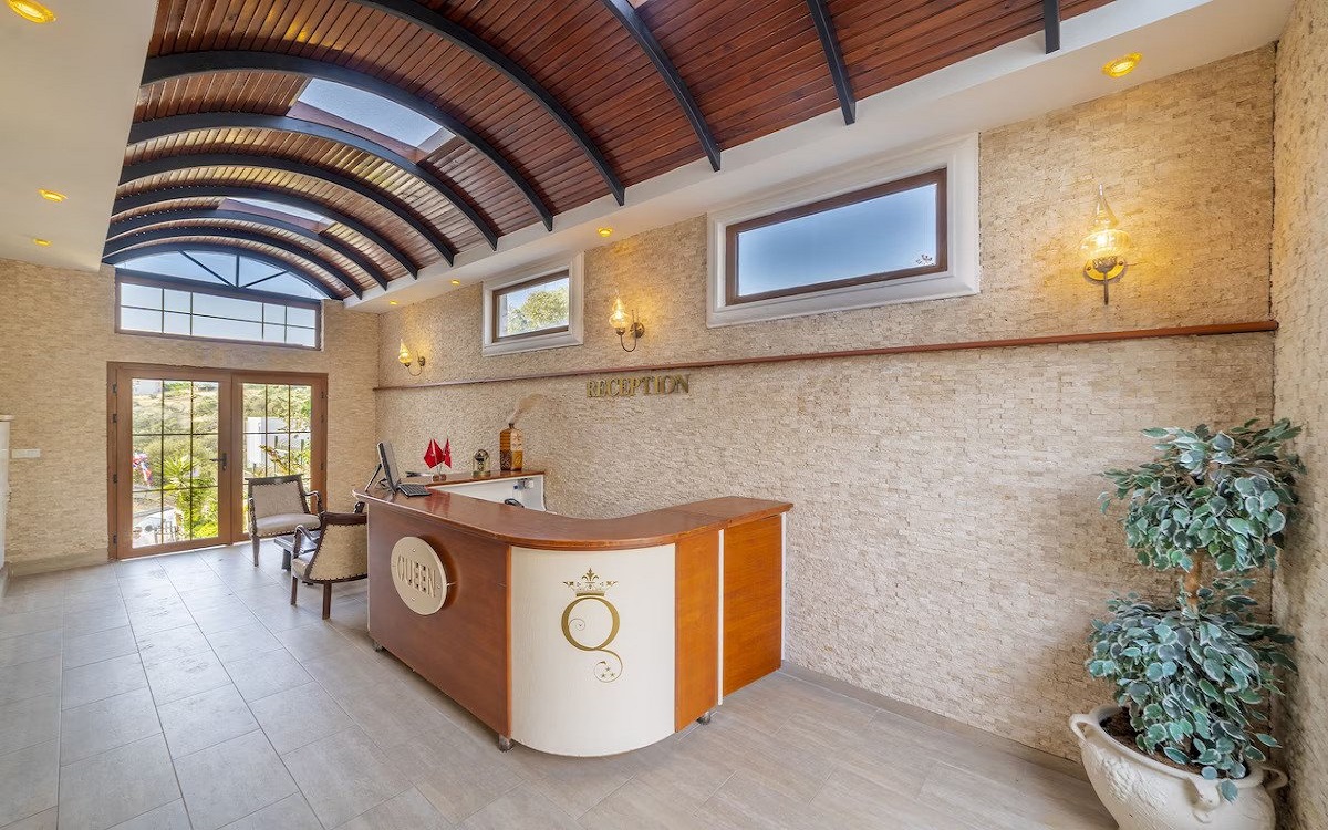 Queen Boutique Hotel 2