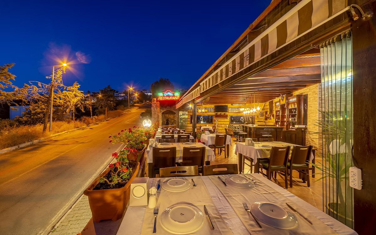 Queen Boutique Hotel 4