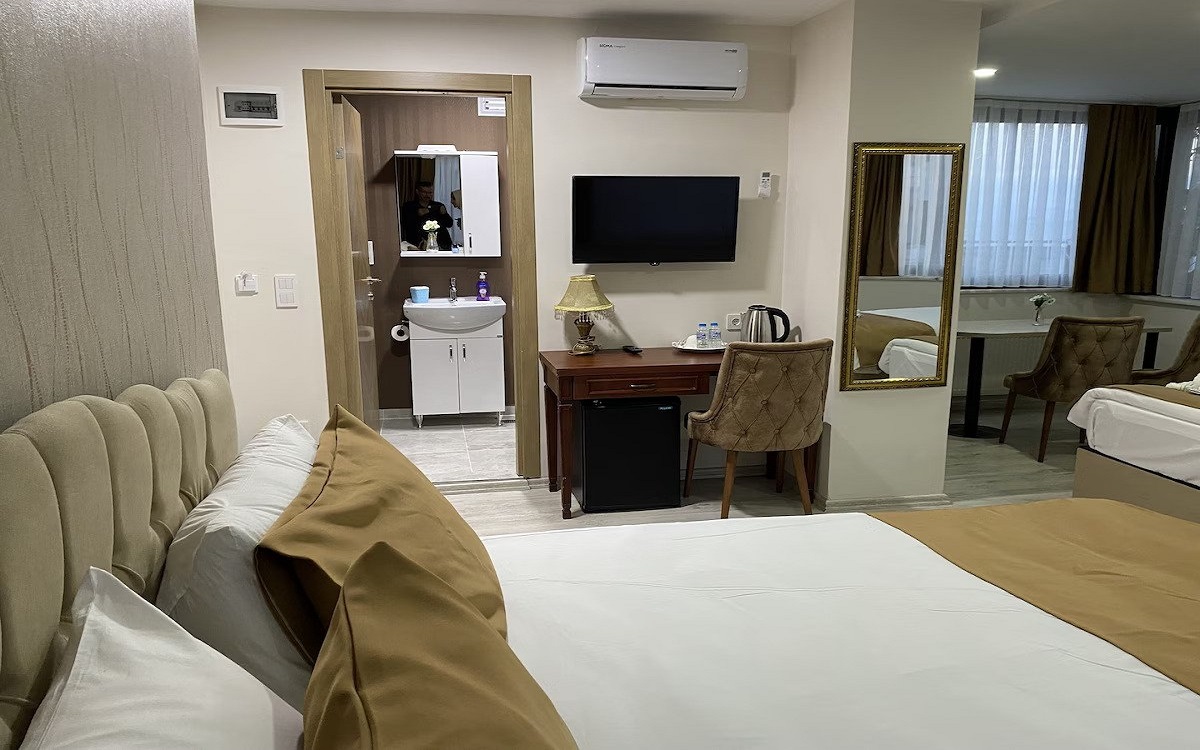 Atam Hotel & Suites 1