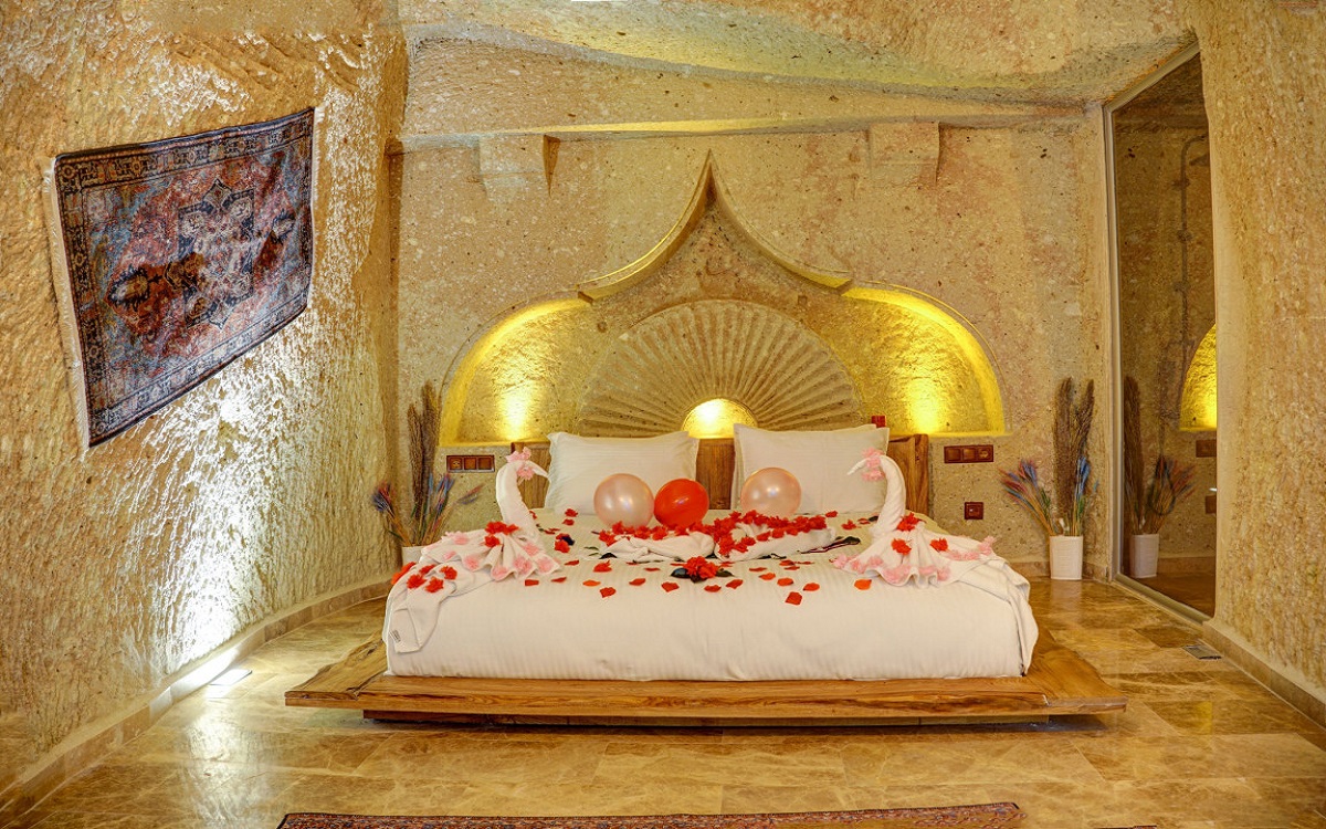 Calypso Cave Suites 1