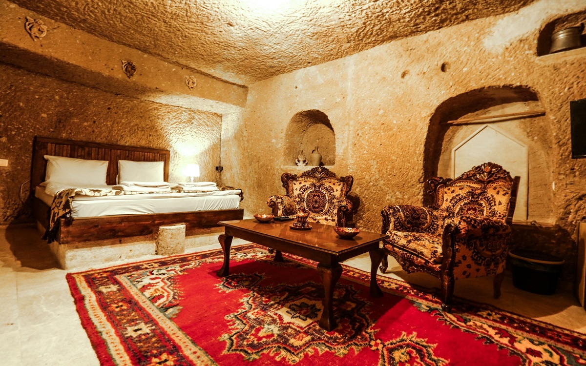 Larissa Cave Hotel 4