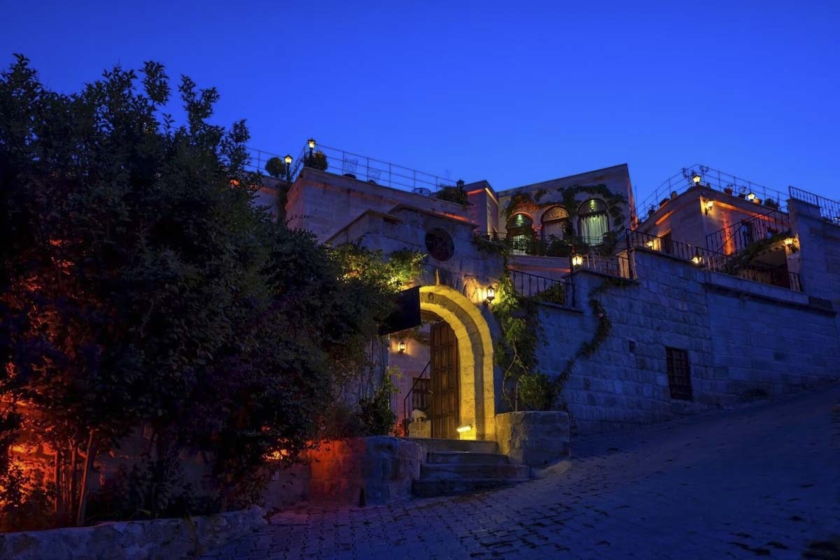 Sinasos Palace Cave Hotel 1