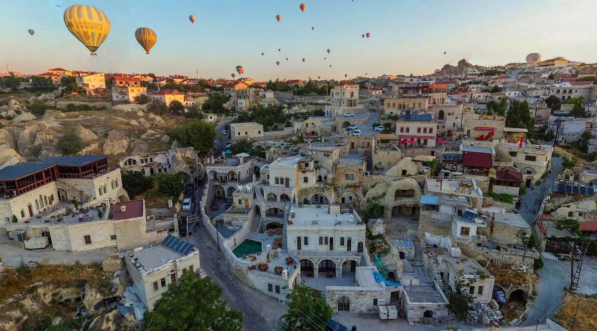 Capp Royal Cave Hotel 1