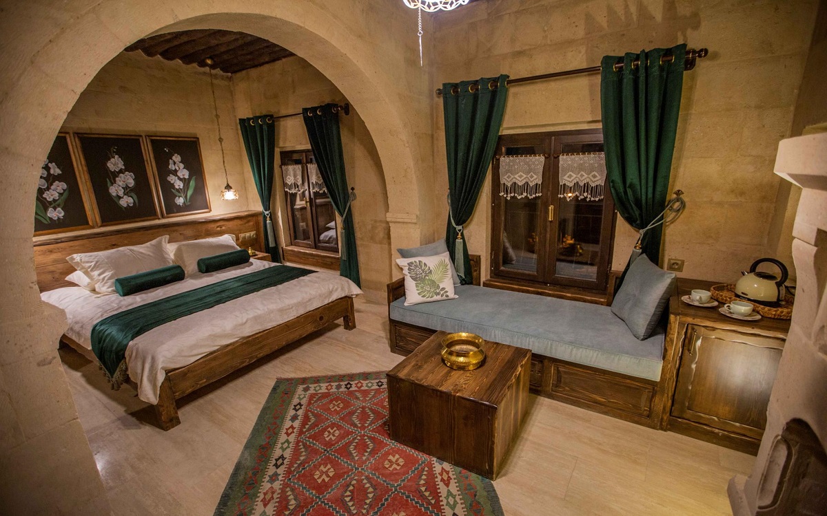Maks Cave House 1