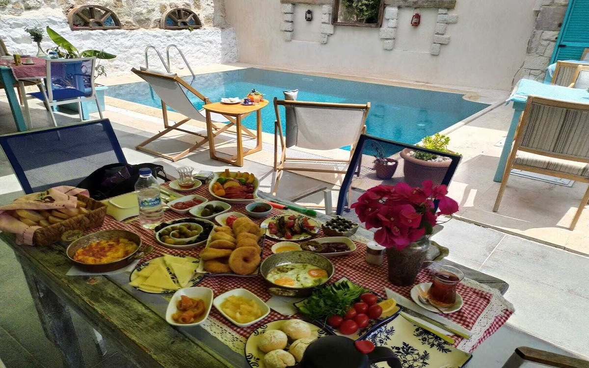 Alaçatı Asmalı Konak Otel 4