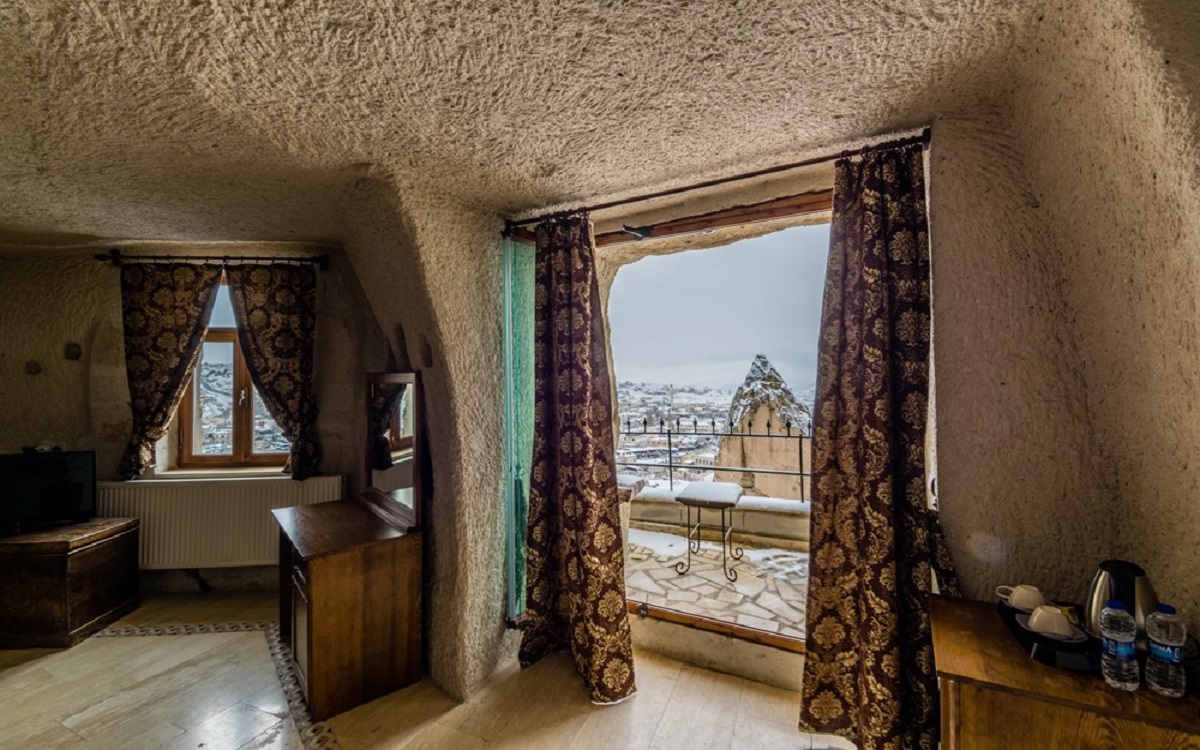 Elite Cave Suites 1
