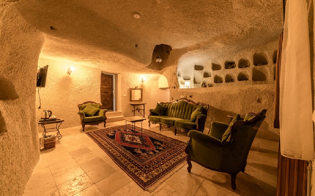 Elite Cave Suites 3